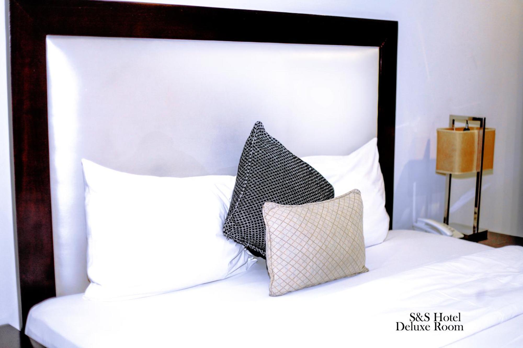S & S Hotel & Suites Lagos Ngoại thất bức ảnh