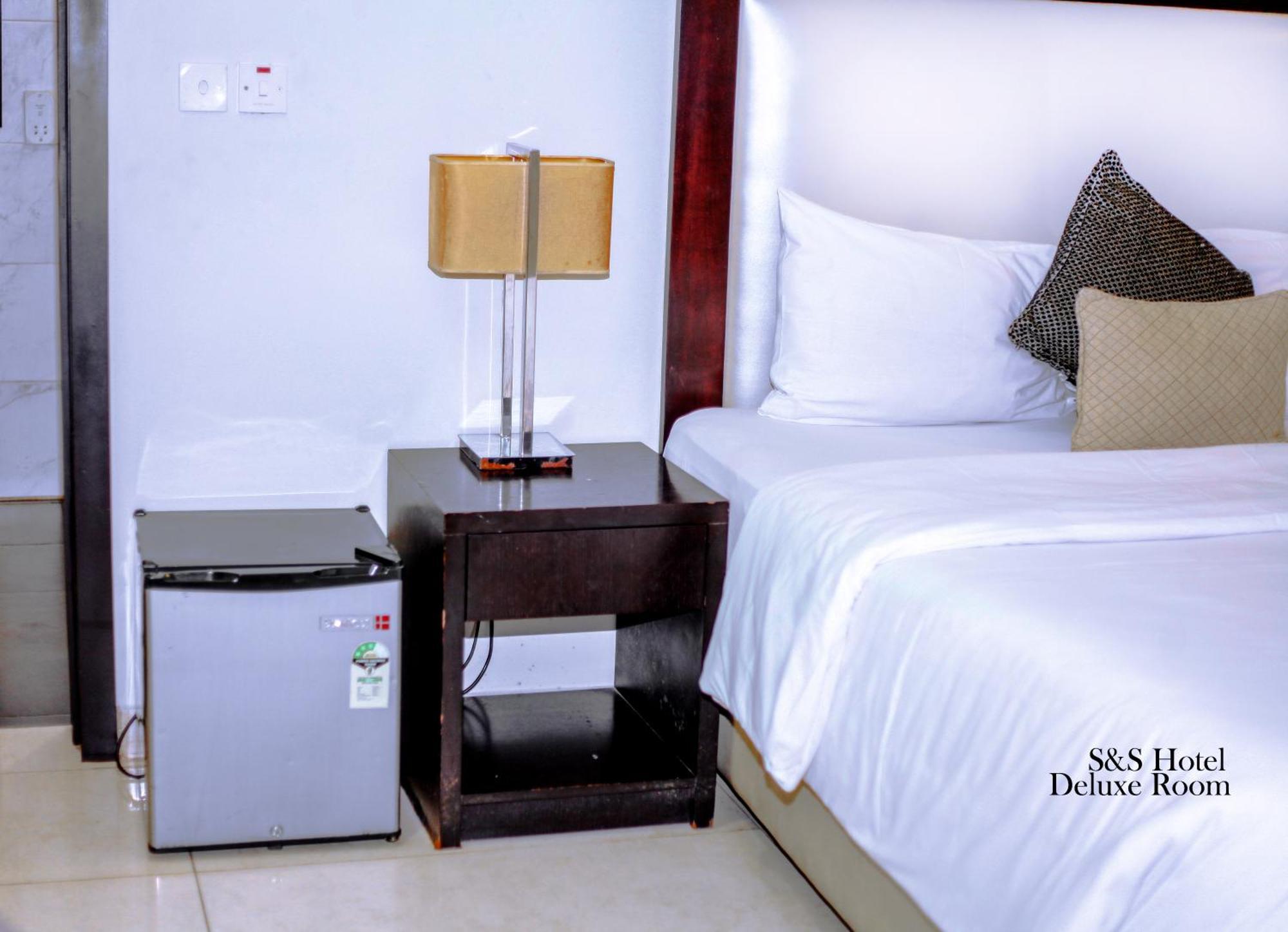 S & S Hotel & Suites Lagos Ngoại thất bức ảnh