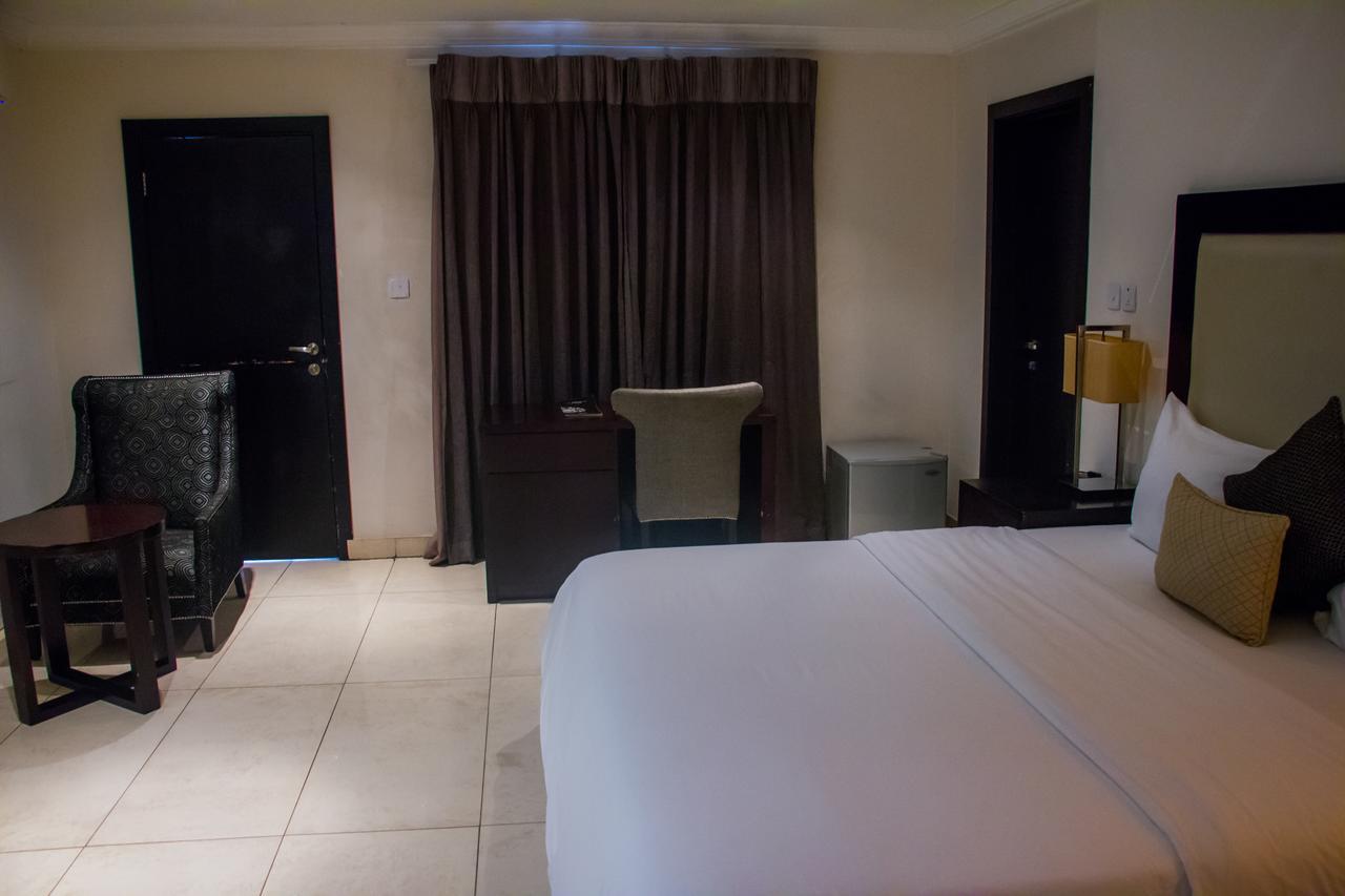 S & S Hotel & Suites Lagos Ngoại thất bức ảnh