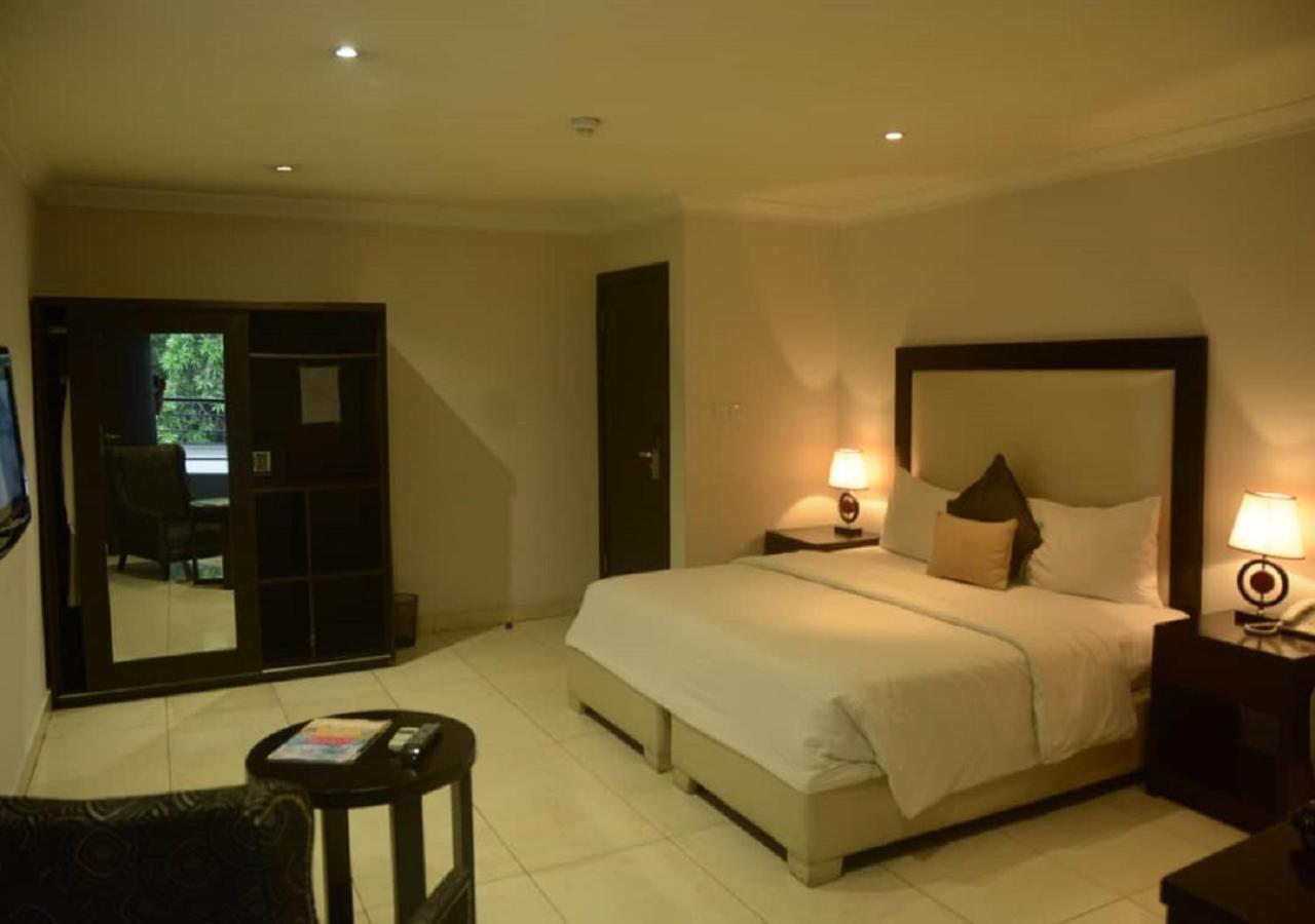 S & S Hotel & Suites Lagos Ngoại thất bức ảnh