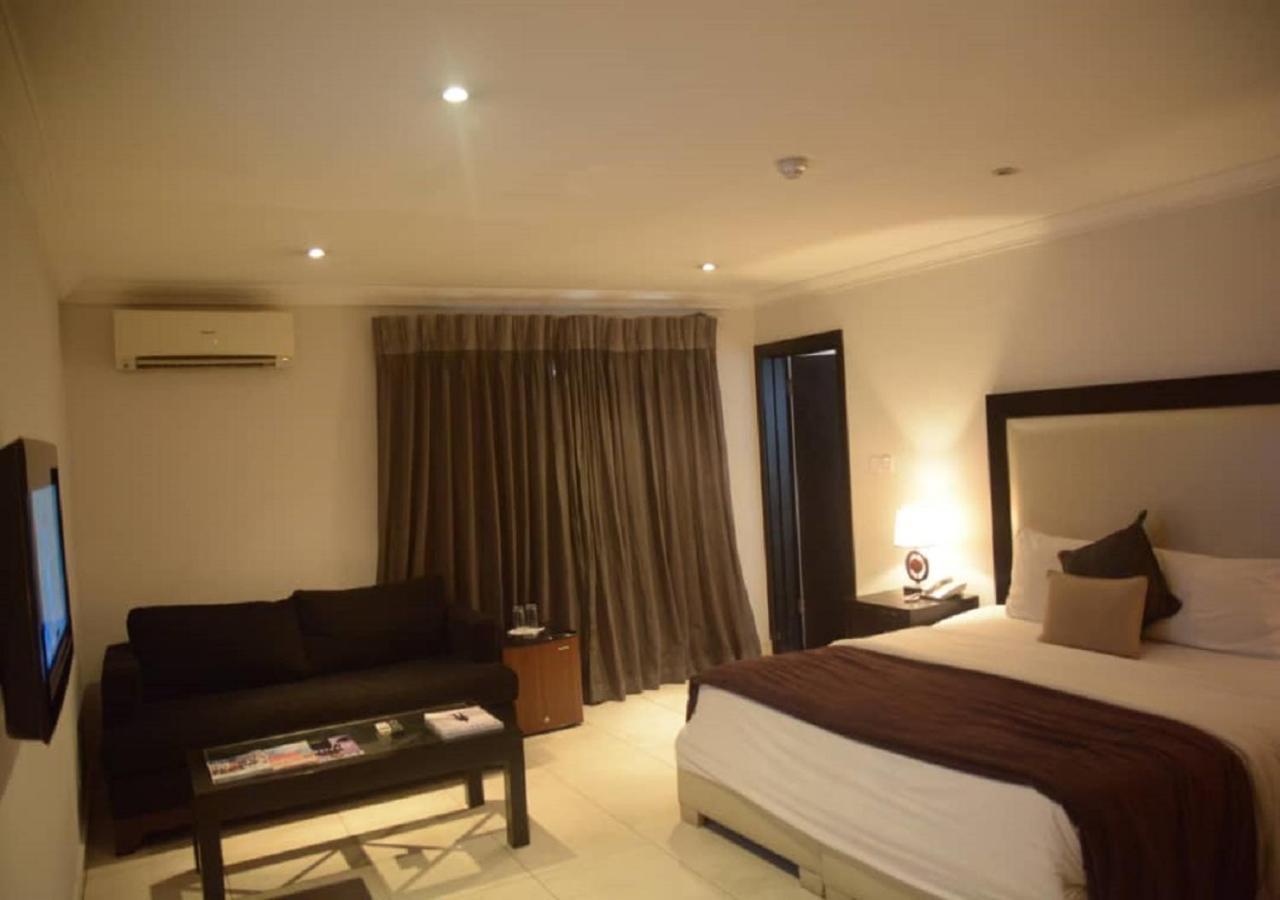 S & S Hotel & Suites Lagos Ngoại thất bức ảnh