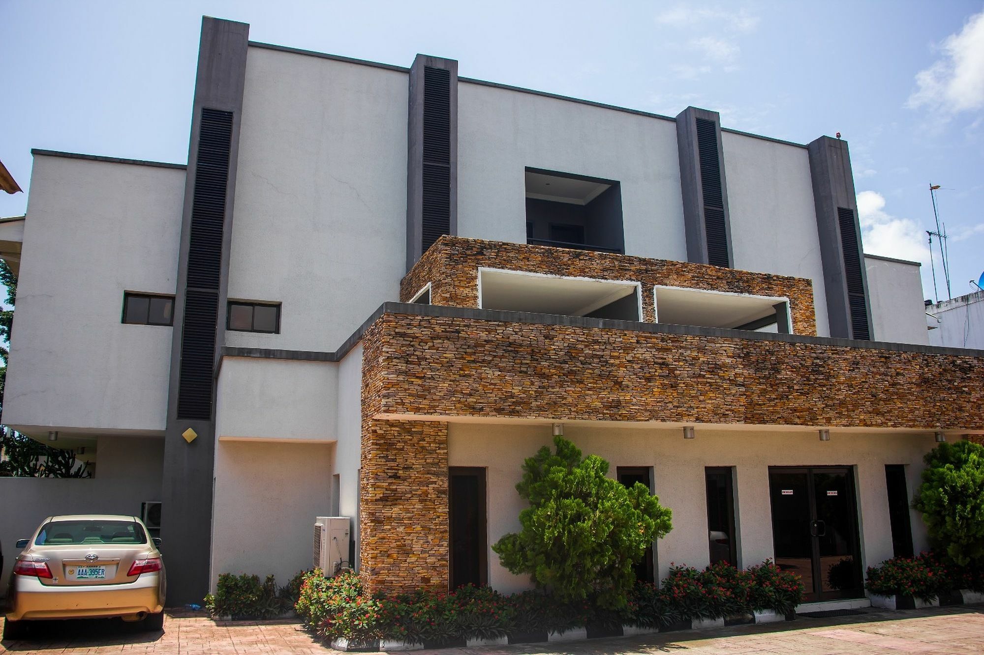 S & S Hotel & Suites Lagos Ngoại thất bức ảnh