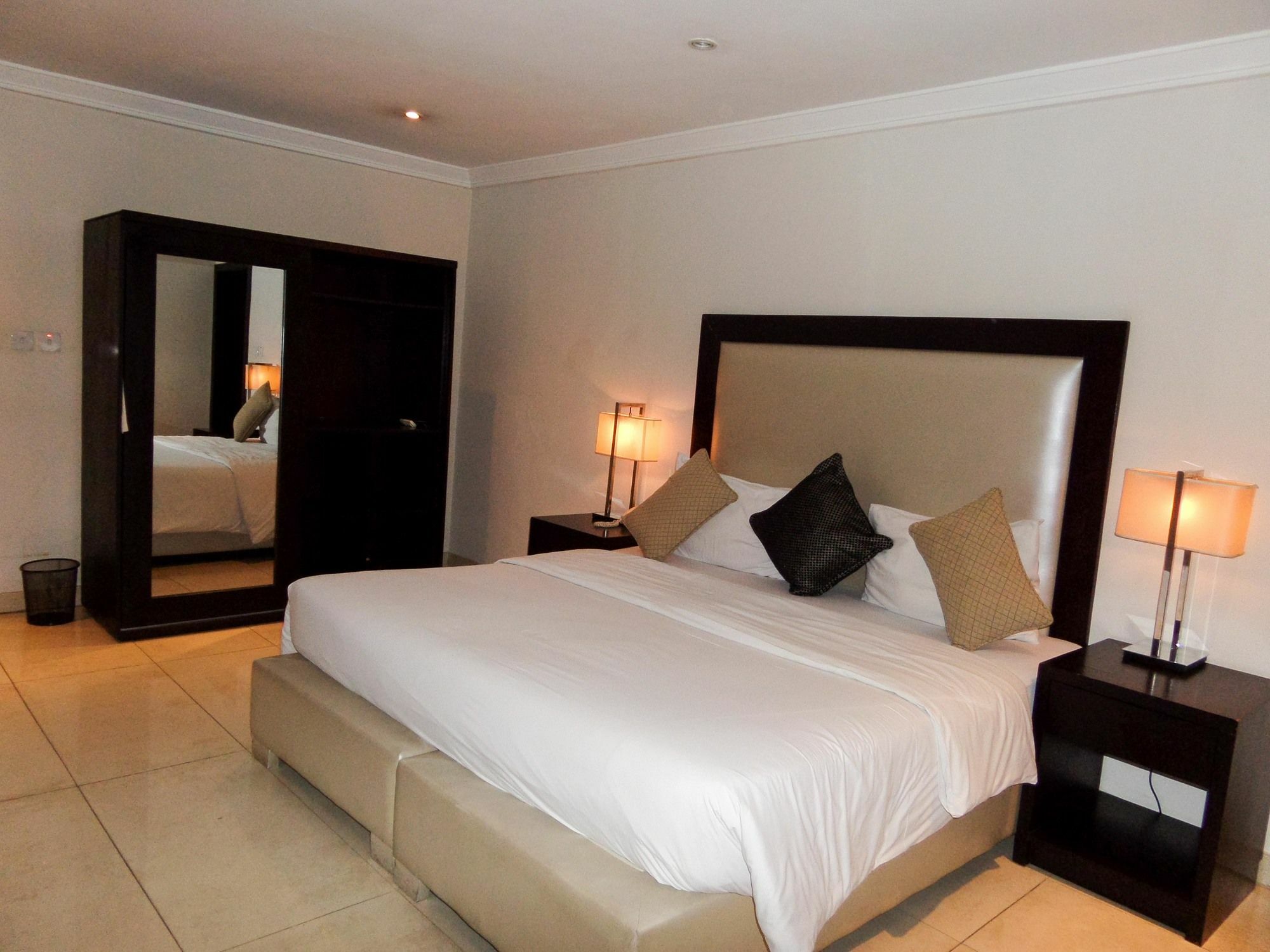 S & S Hotel & Suites Lagos Ngoại thất bức ảnh